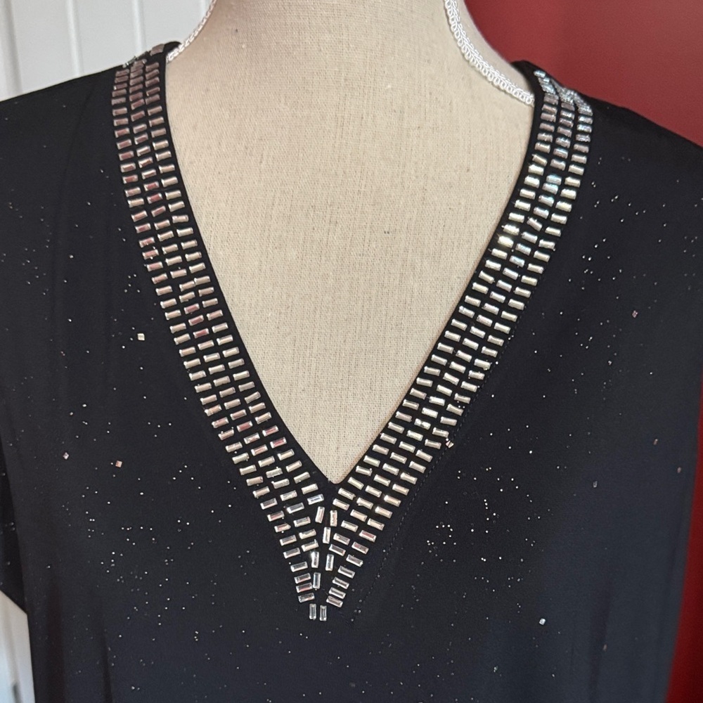🇺🇸Elegant Black Plus Size Sleeveless Top - Picture 2 of 4